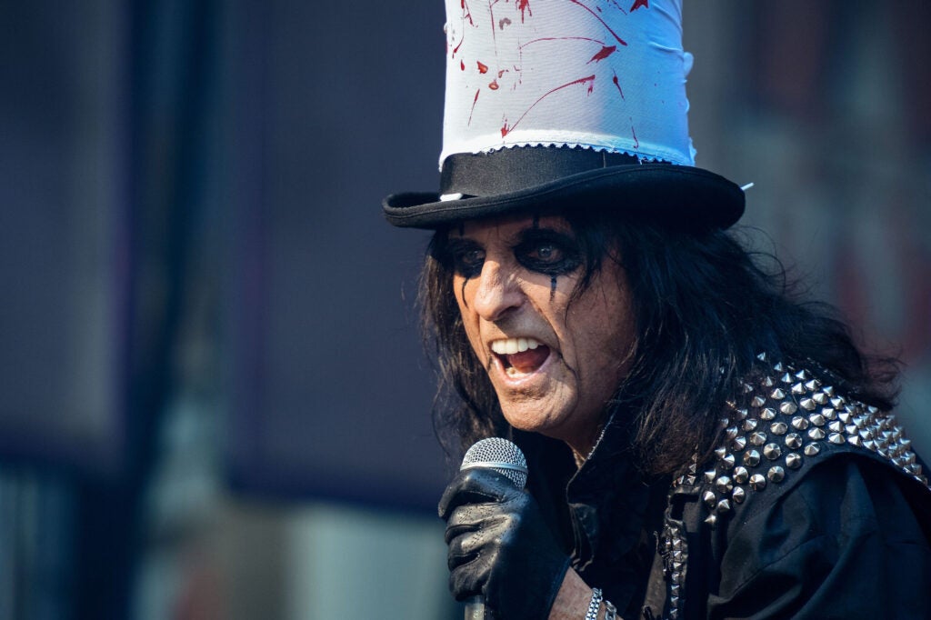 Alice Cooper on he and his wife dealing with COVID-19