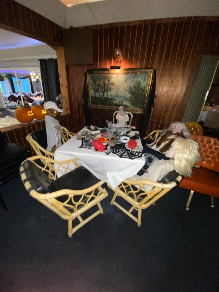 haunted table dam site inn