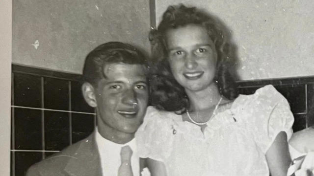 https://fox59.com/news/national-world/high-school-sweethearts-reconnect-after-73-years/