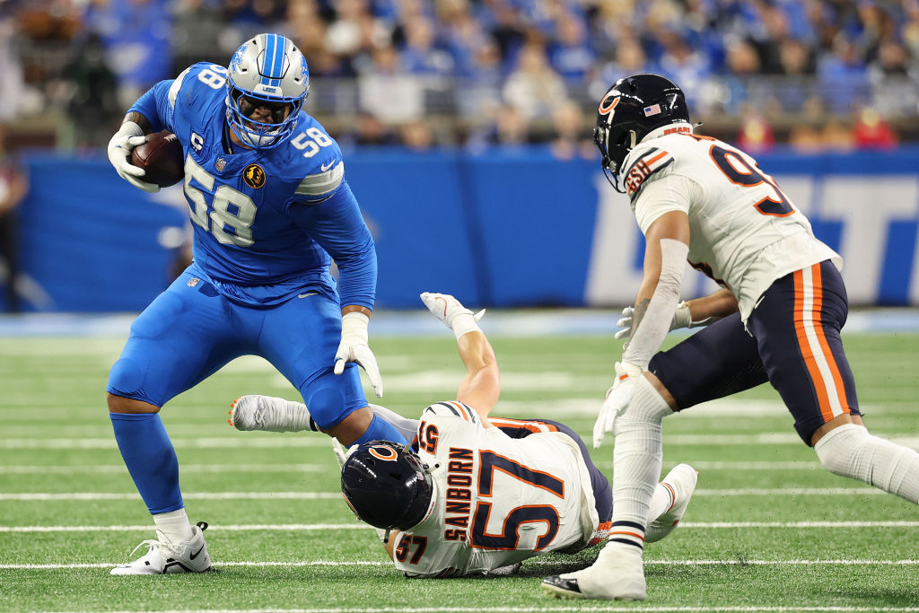 Chicago Bears v Detroit Lions Thanksgiving game AITA discussion 